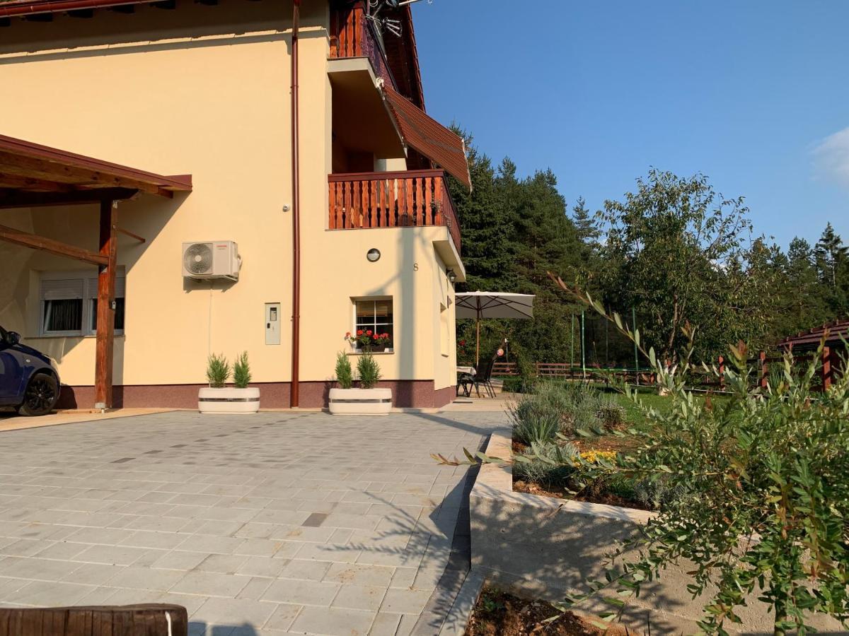 Apartman Korina Otocac Bagian luar foto