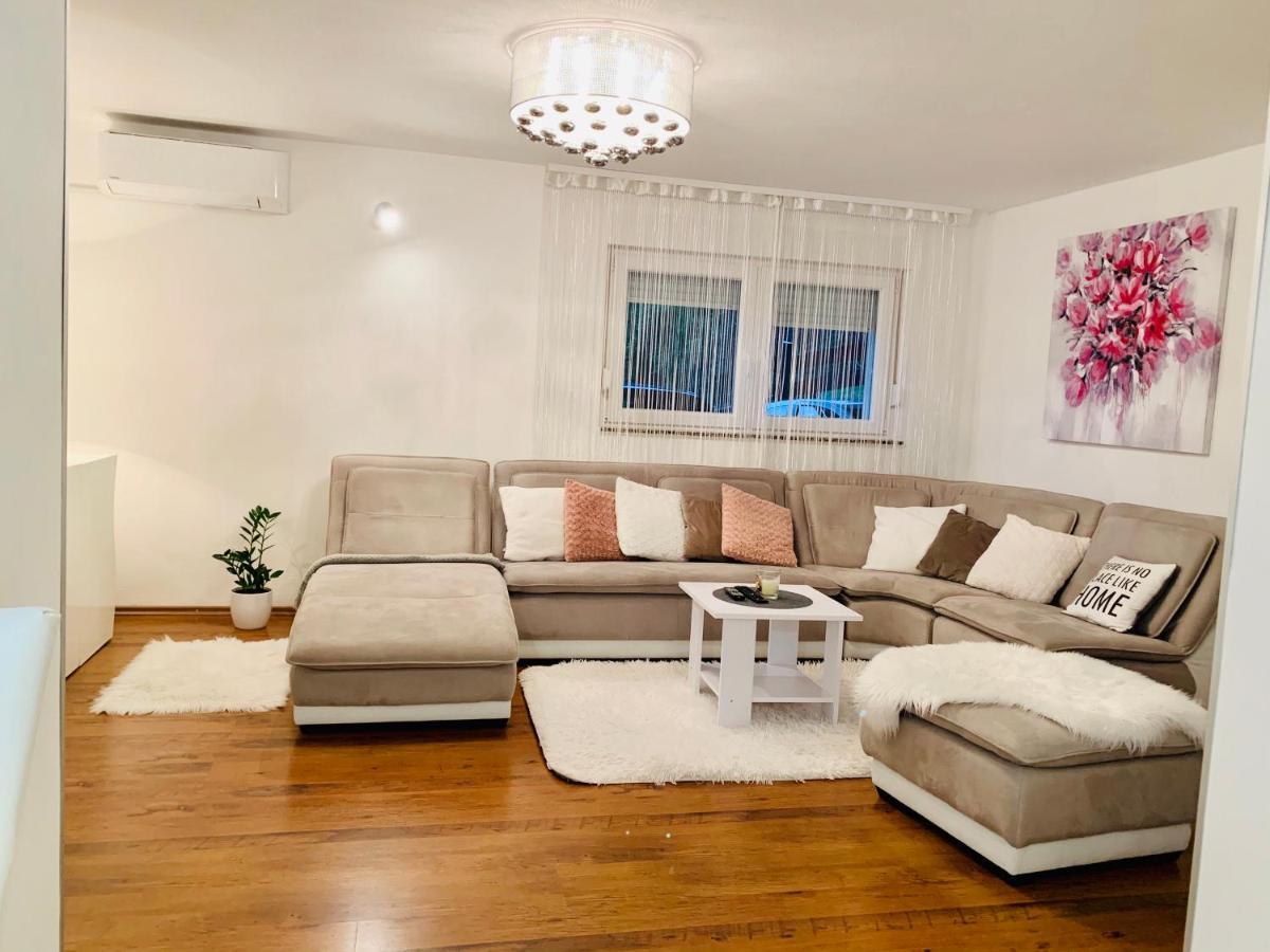 Apartman Korina Otocac Bagian luar foto