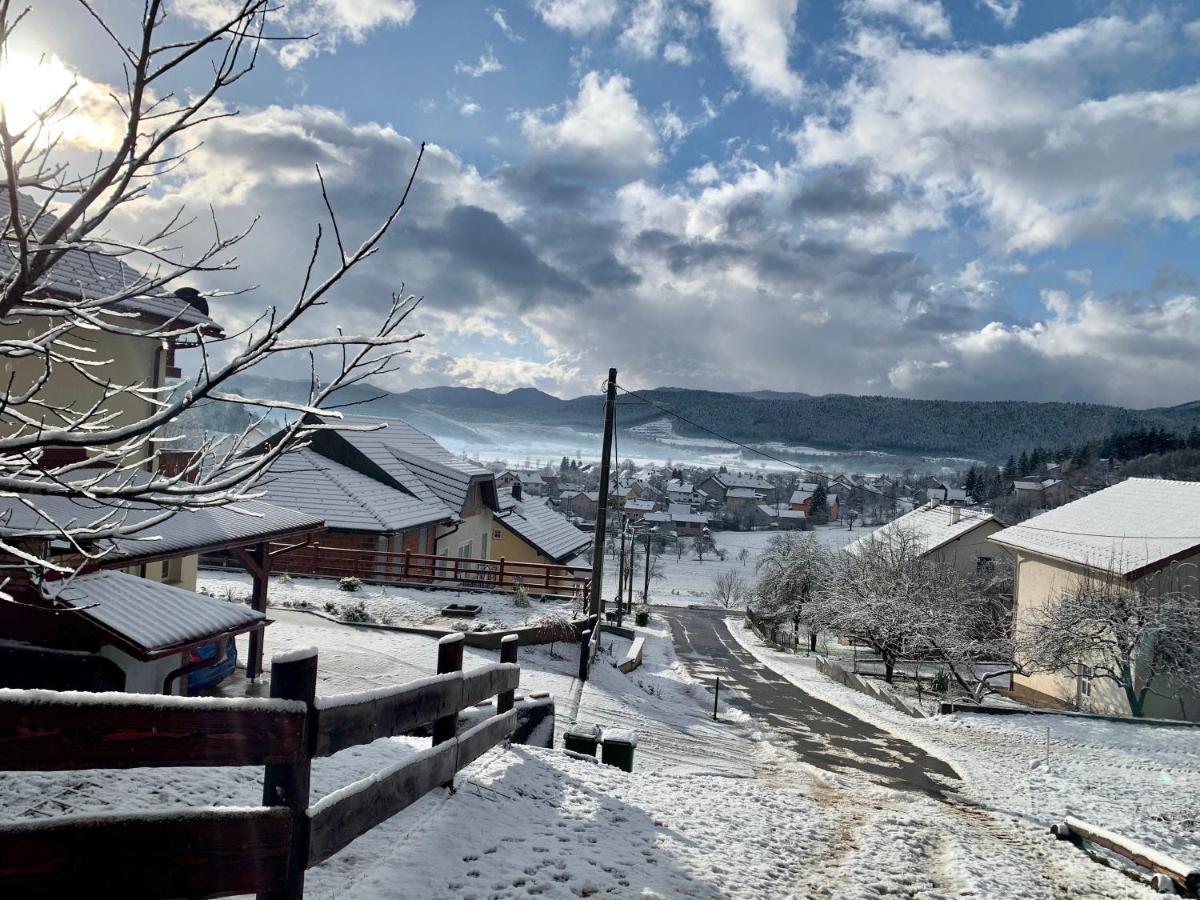 Apartman Korina Otocac Bagian luar foto