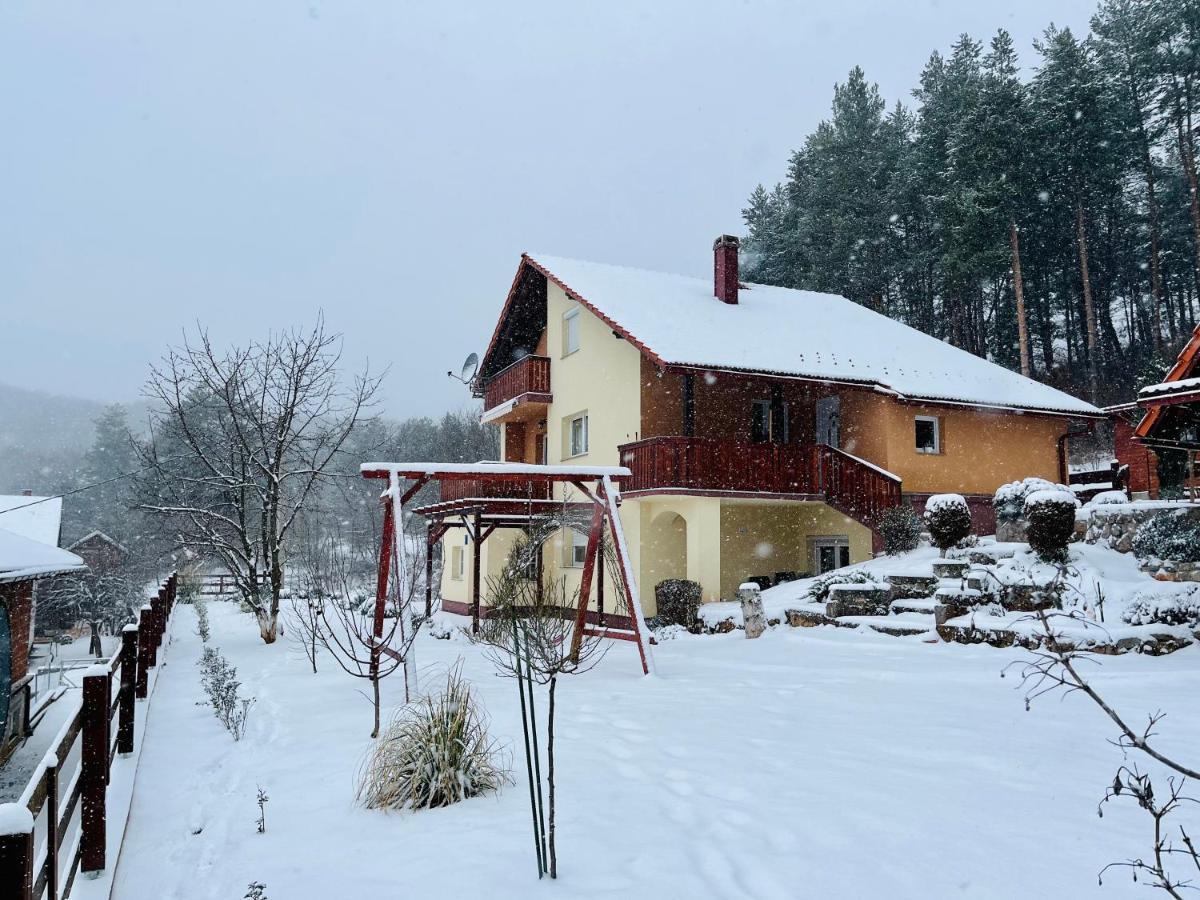 Apartman Korina Otocac Bagian luar foto