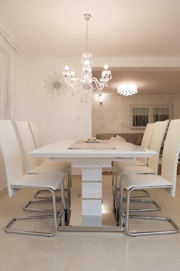 Apartman Korina Otocac Bagian luar foto