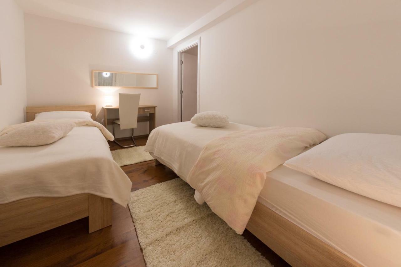 Apartman Korina Otocac Bagian luar foto