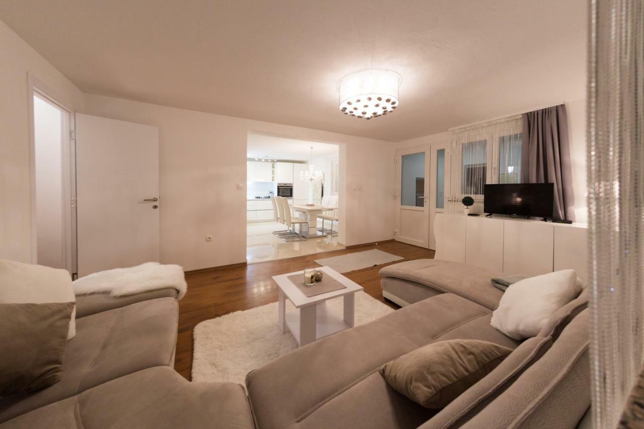 Apartman Korina Otocac Bagian luar foto
